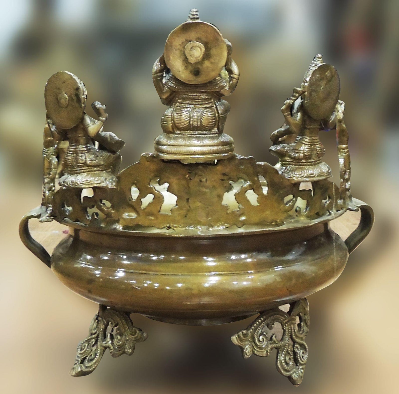 Brass Urli - Floating — 14.5"