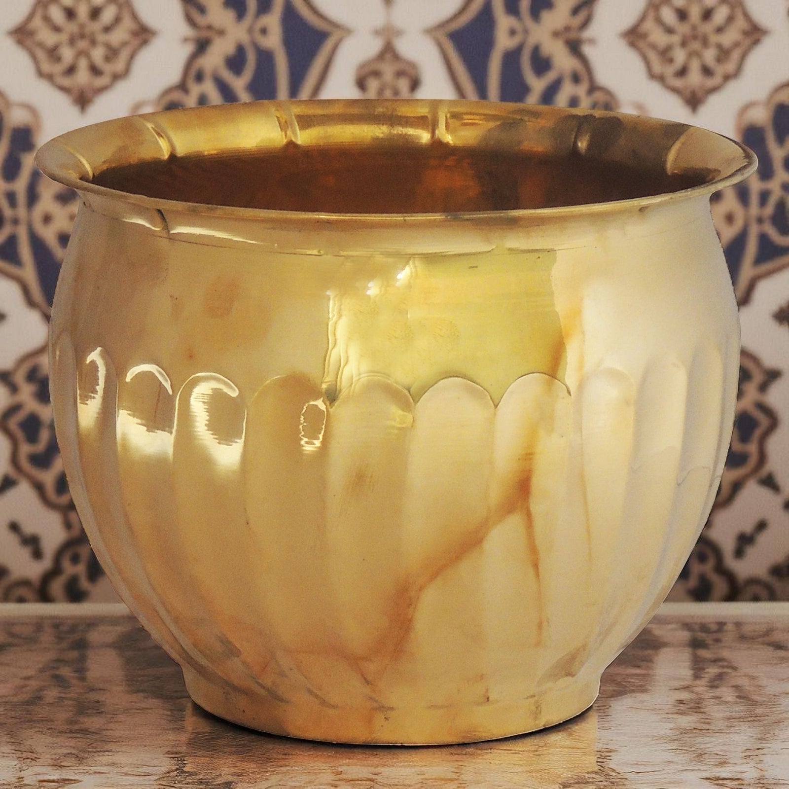 Brass planter Gamala Diameter 6.5 Inch weight 300 gm — 5"