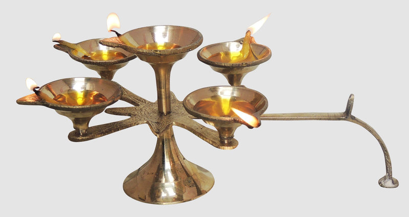 Brass Table Decor Star Deepak, Oil Lamp — 3.6"