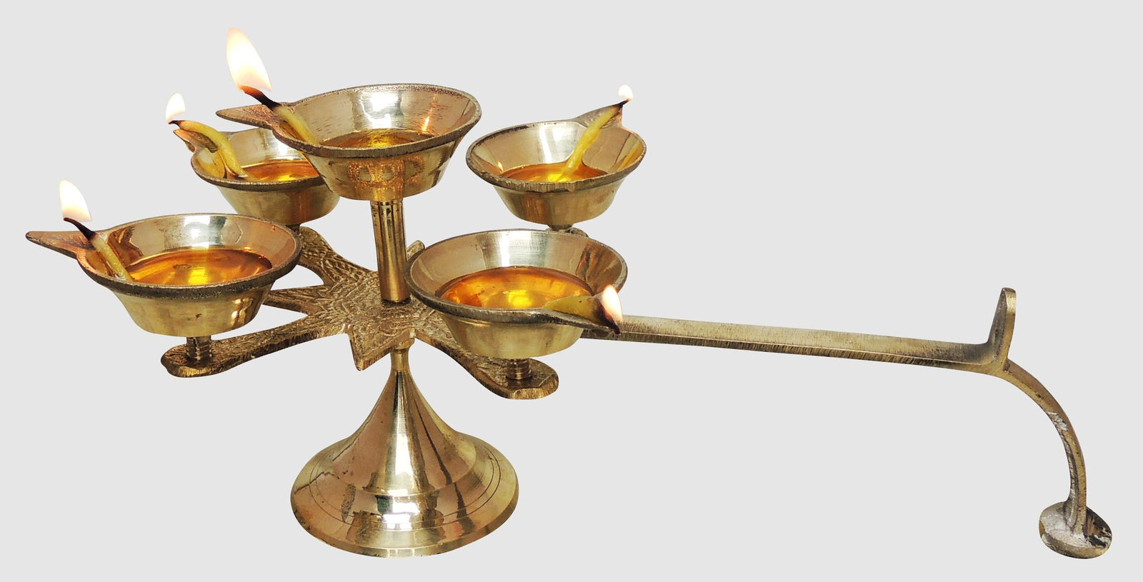 Brass Table Decor Star Deepak, Oil Lamp — 4.6"