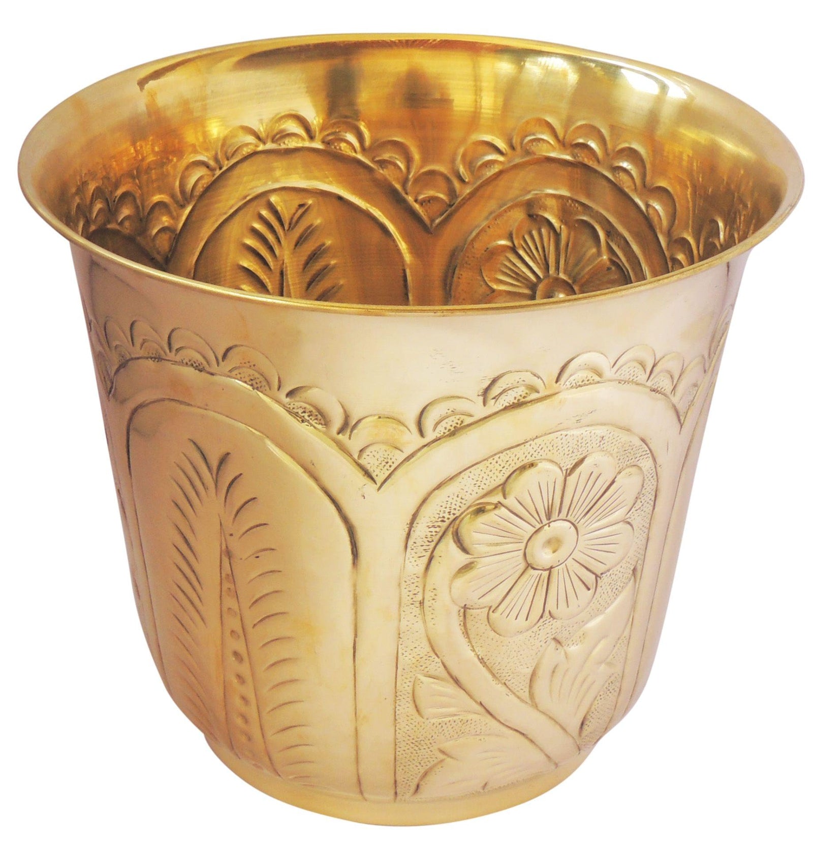 Brass planter Gamala hand Work Diameter 12 Inch weight 1.09 Kg