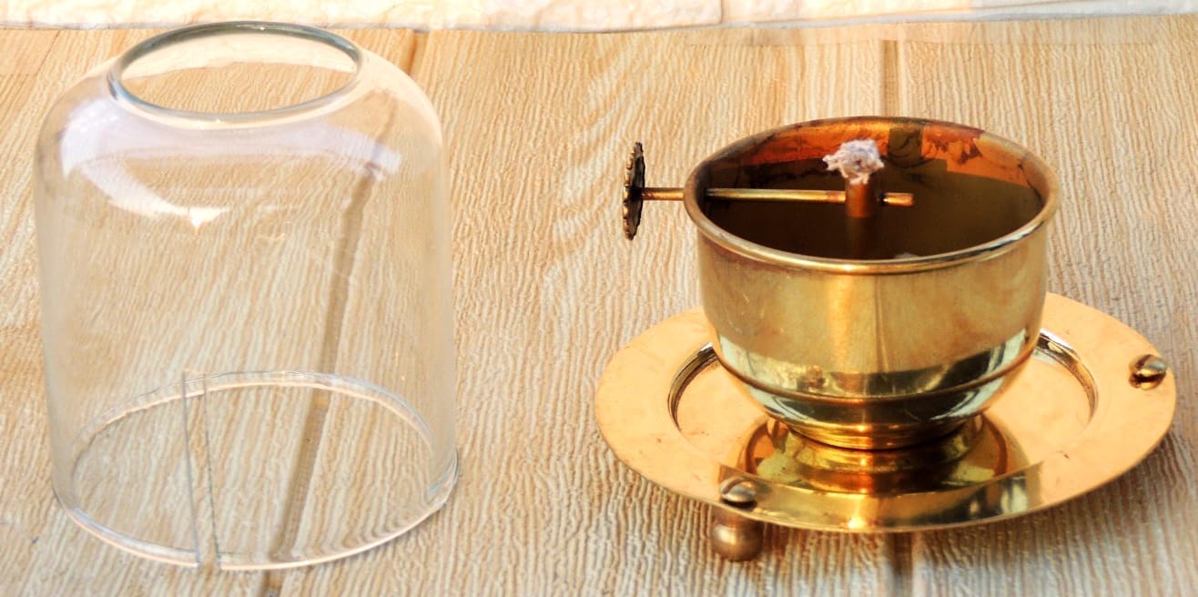 Brass Table Decor Adjustale Wick Oil Lamp Deepak , 300 ML — 5.5"