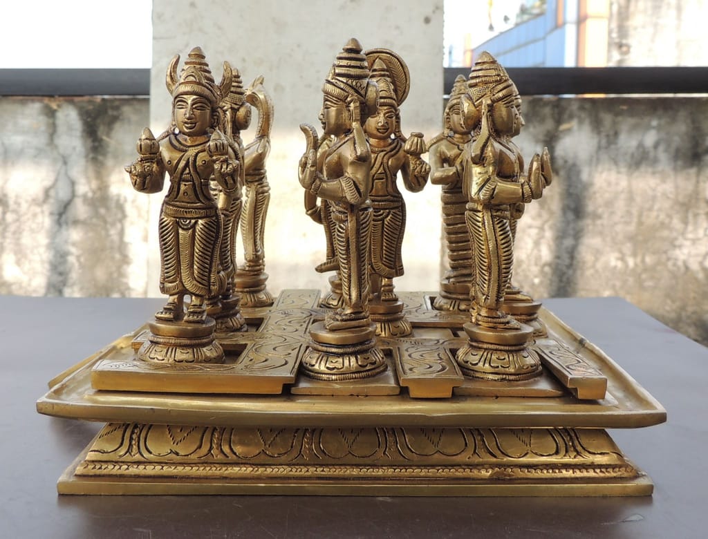 Brass Showpiece Navagraha Statue 10x8x7 Inch