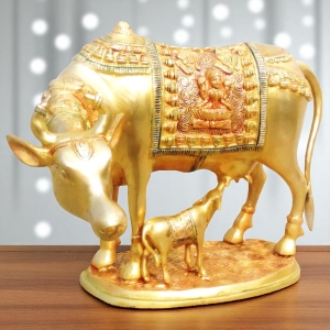 Brass Showpiece Cow With Calf Statue decorative item