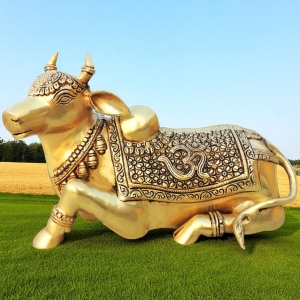Brass Showpiece Nandi God Idol Statue, decorative brass item