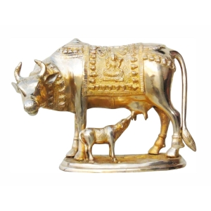 Brass Showpiece Cow With Calf Statue decorative item